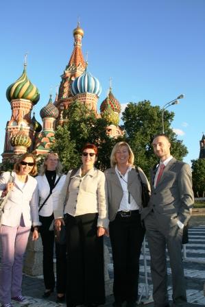 Vor der Basilius-Kathedrale in Moskau v. l.: M. Seitz, A. Wohmann, A. Bostelmann, A. Zetterström, B. Bell